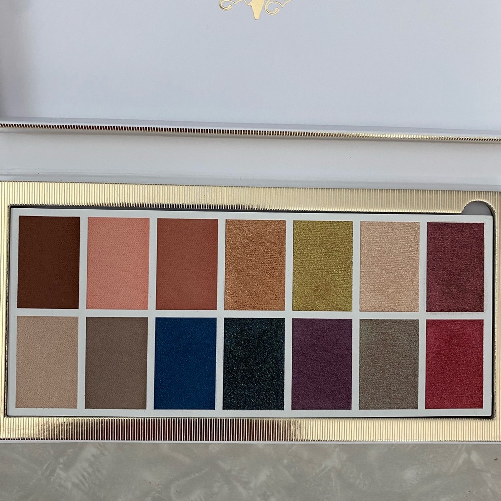 Kat Von D Beauty Edge of Reality Eyeshadow Palette (New in Box)